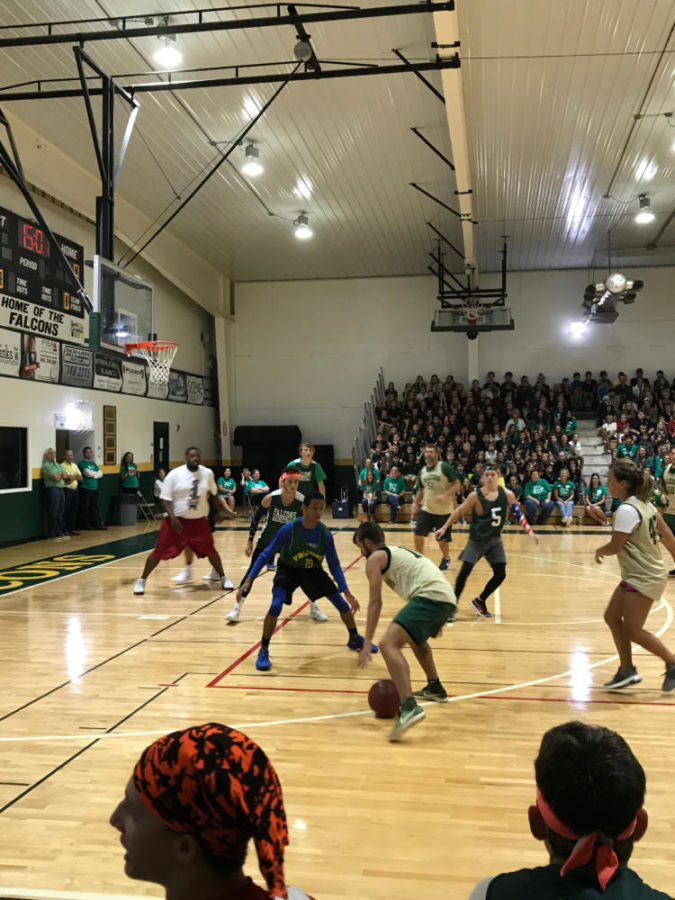 Photo of the Day: Student-Faculty Basketball