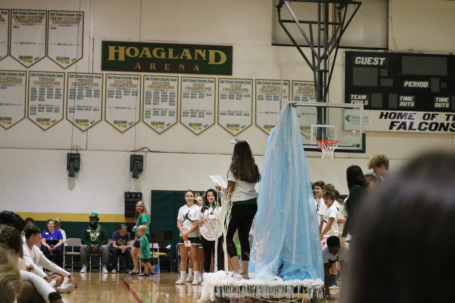 Spirit+week+day+5+photo+gallery%3A+Float+and+Skit