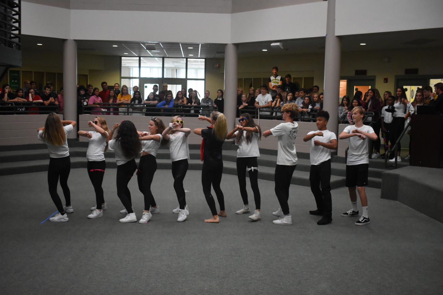 Homecoming+week+day+3+photo+gallery%3A+Dance-Off