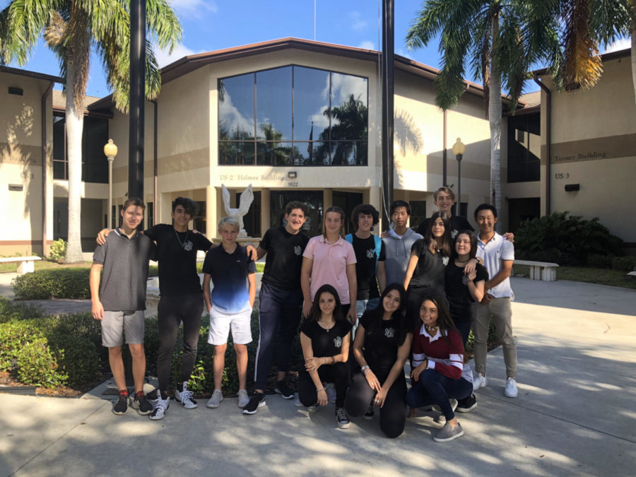 Exchange and Host students pose together for one final picture in the Palm Courtyard