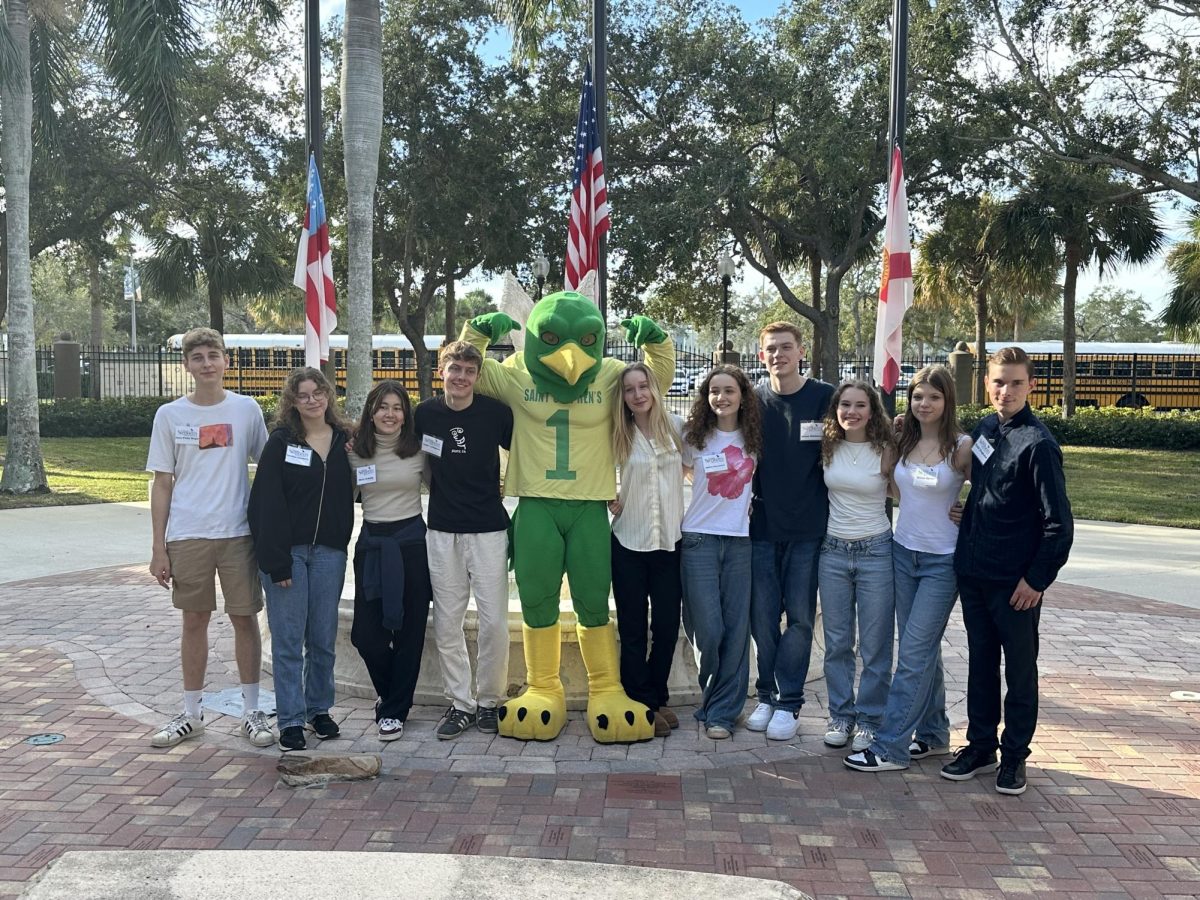 Freddy the Falcon welcomes our danish sister-school students.