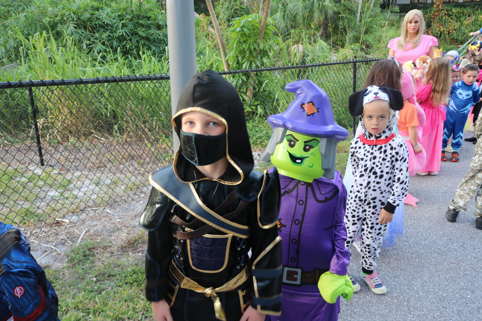 Lower+School+celebrates+their+annual+Halloween+Hootenanny