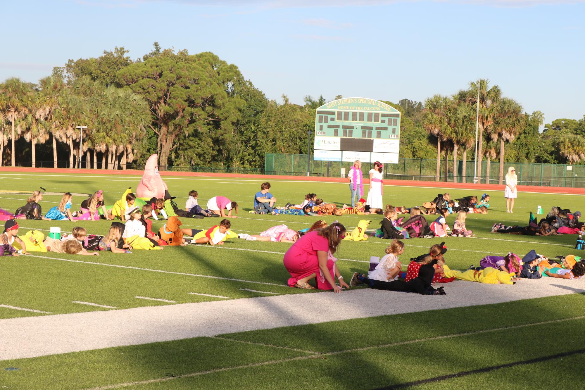 Lower+School+celebrates+their+annual+Halloween+Hootenanny