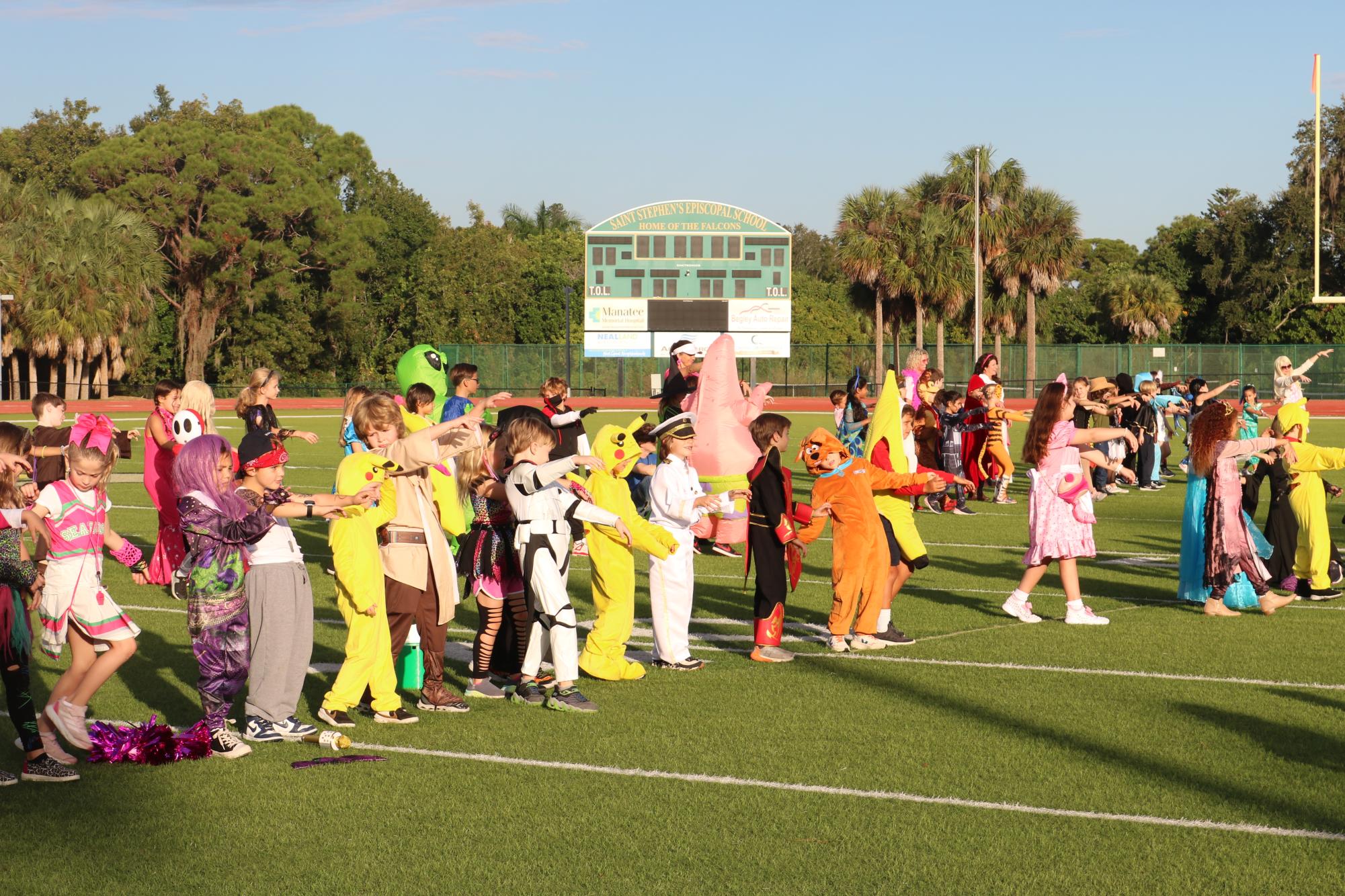 Lower+School+celebrates+their+annual+Halloween+Hootenanny