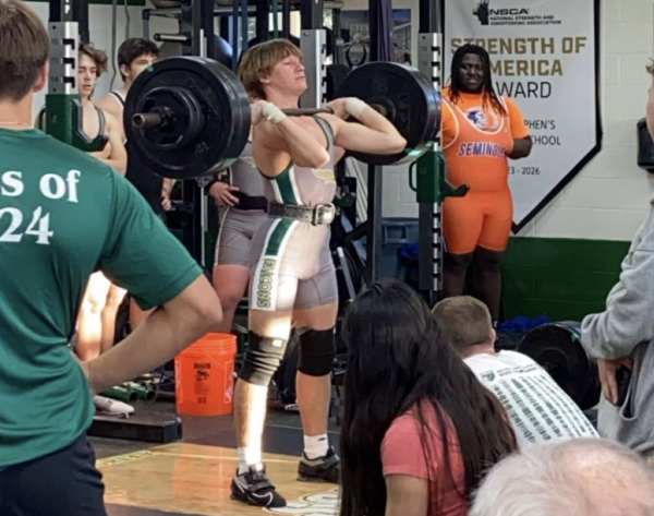 Saint Stephens Weightlifter Mark Seklitov lifts 265 lbs 