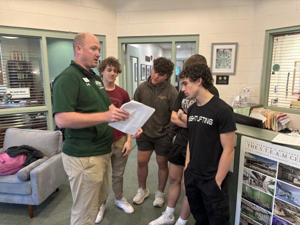 Boys weightlifting head to states in Lakeland