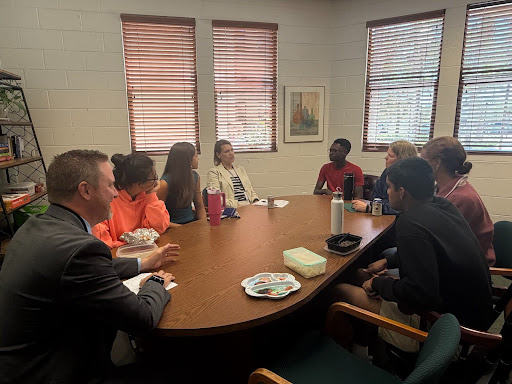 FCIS committee members meet with student ambassadors to discuss student life on campus